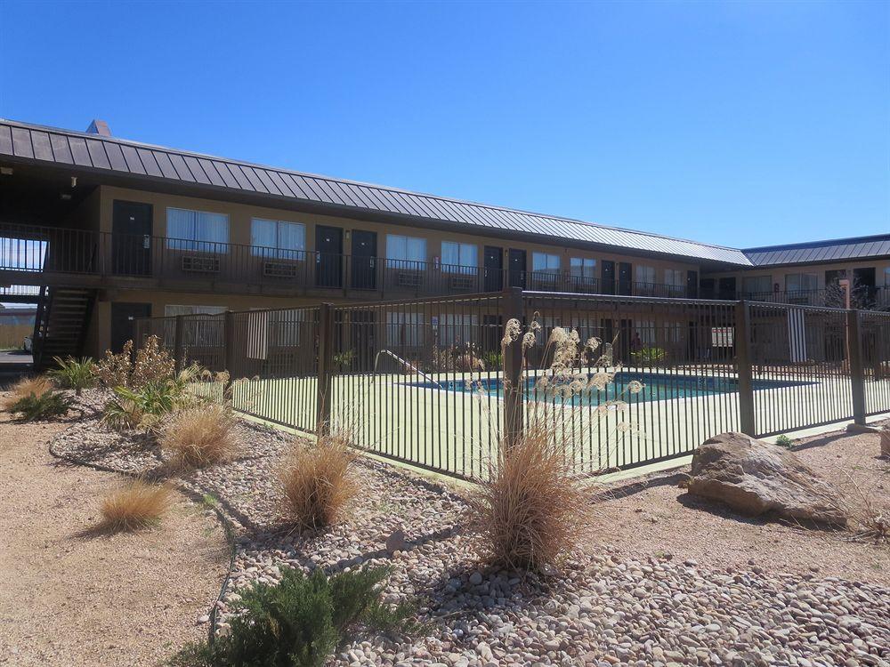 Howard Johnson By Wyndham Odessa Tx Экстерьер фото
