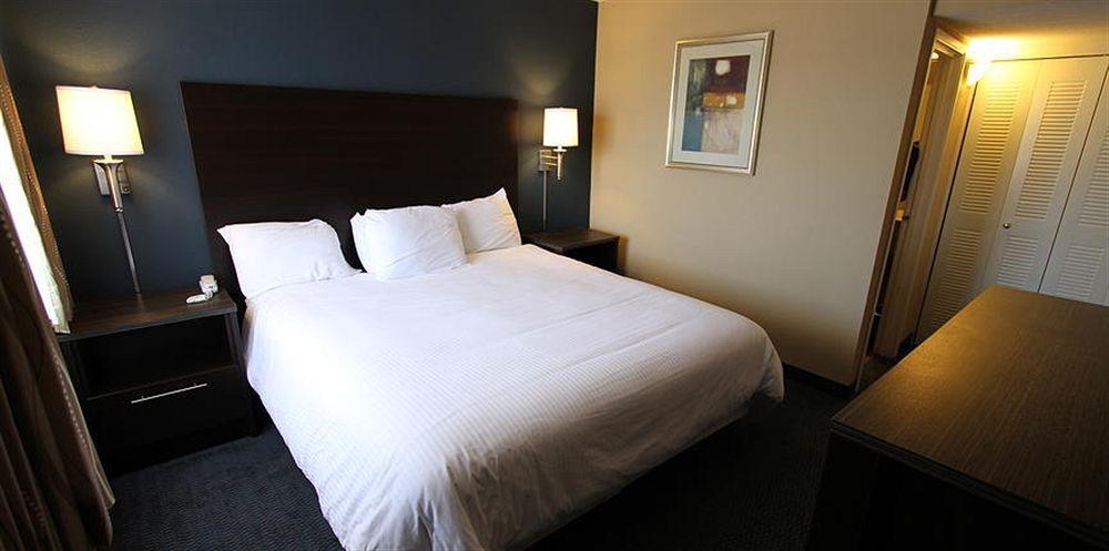 Howard Johnson By Wyndham Odessa Tx Экстерьер фото