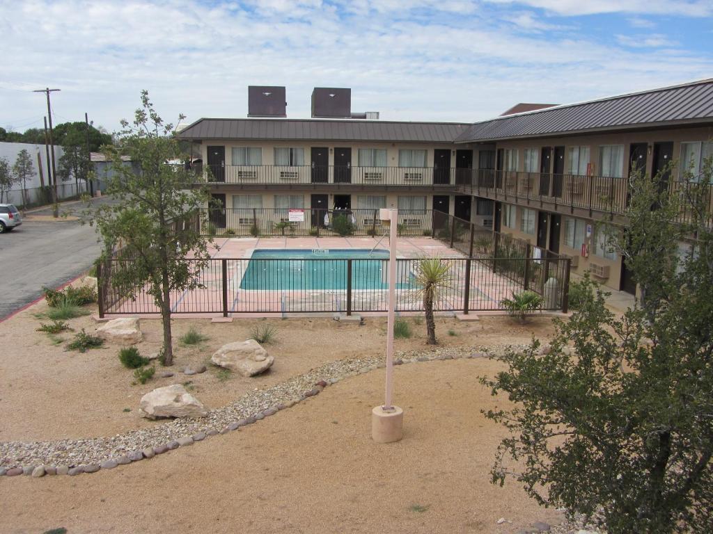Howard Johnson By Wyndham Odessa Tx Экстерьер фото