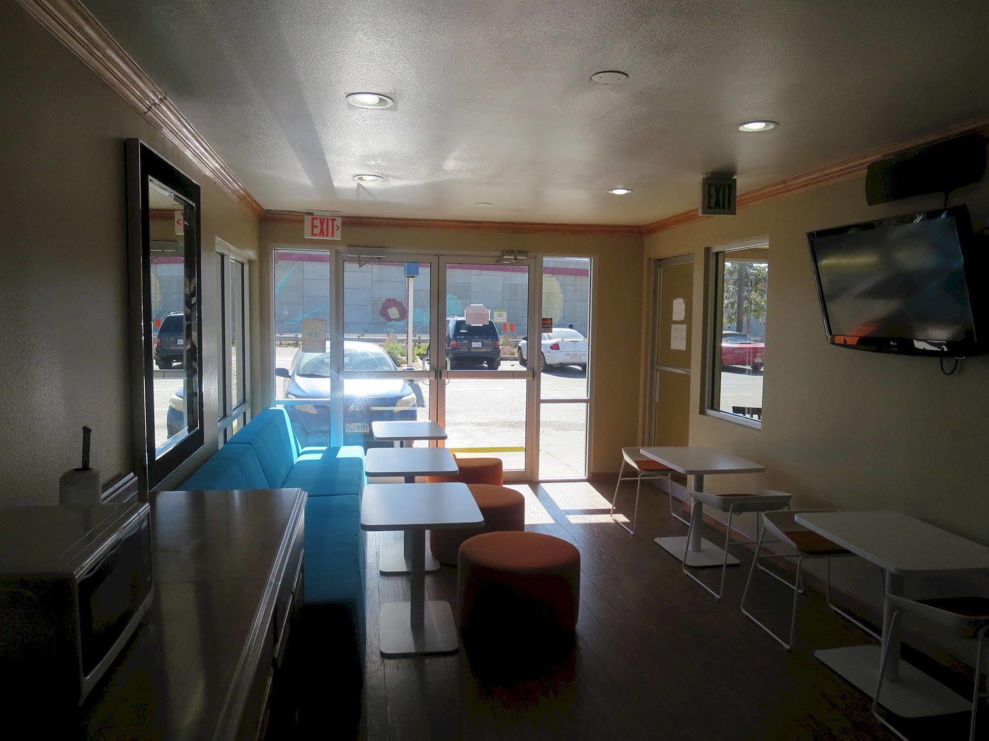 Howard Johnson By Wyndham Odessa Tx Экстерьер фото