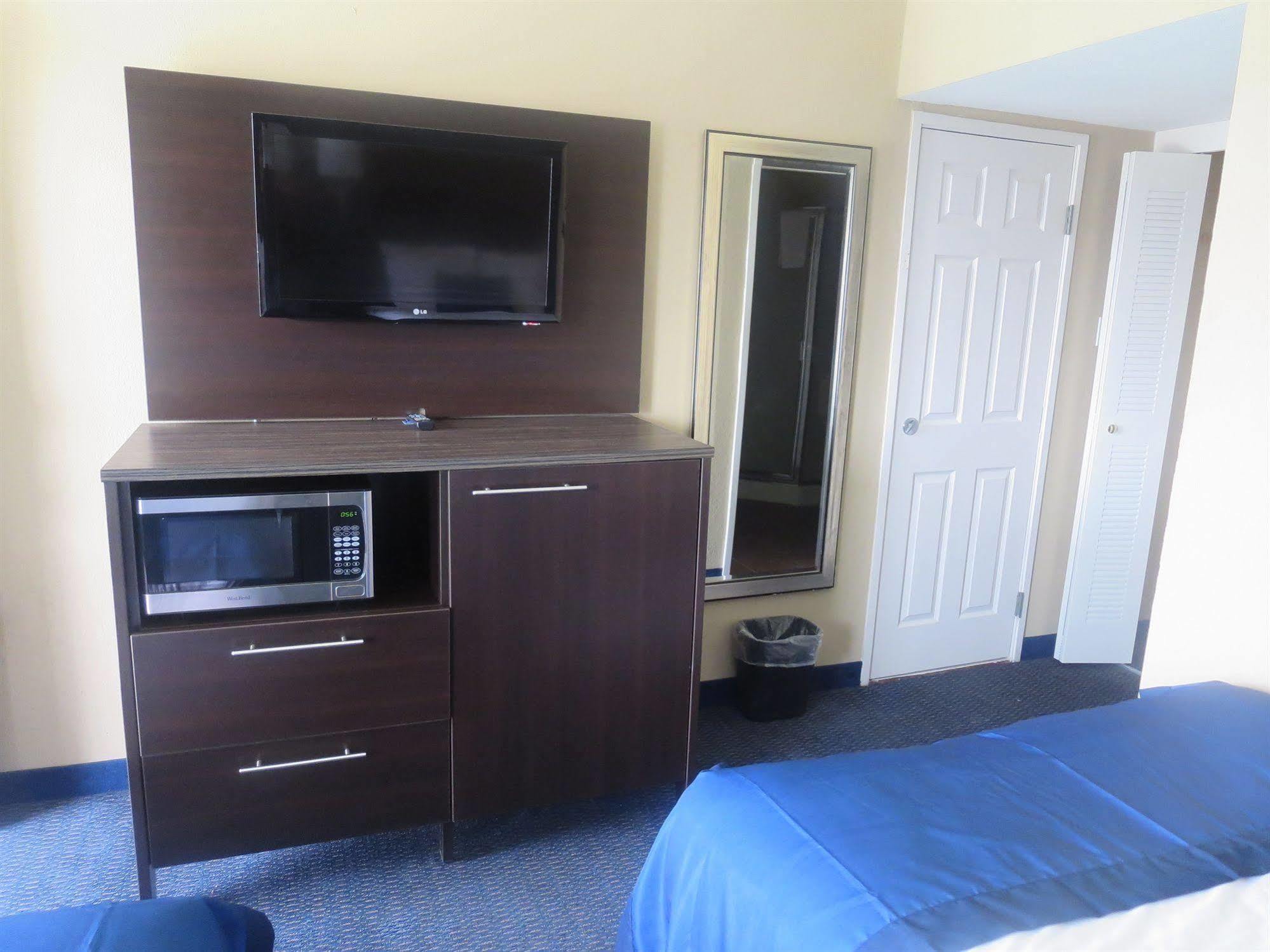 Howard Johnson By Wyndham Odessa Tx Экстерьер фото