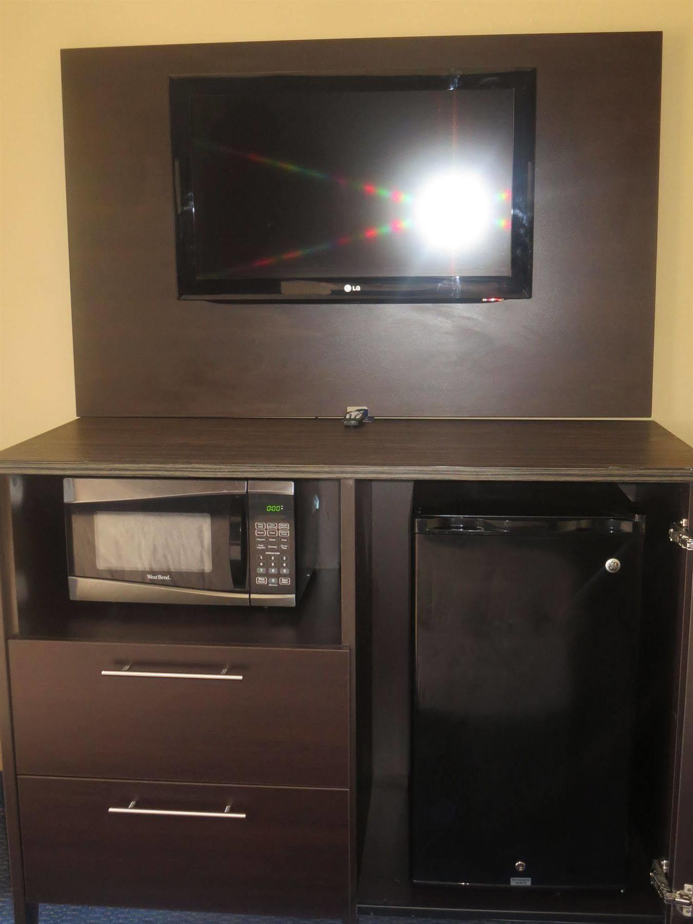 Howard Johnson By Wyndham Odessa Tx Экстерьер фото