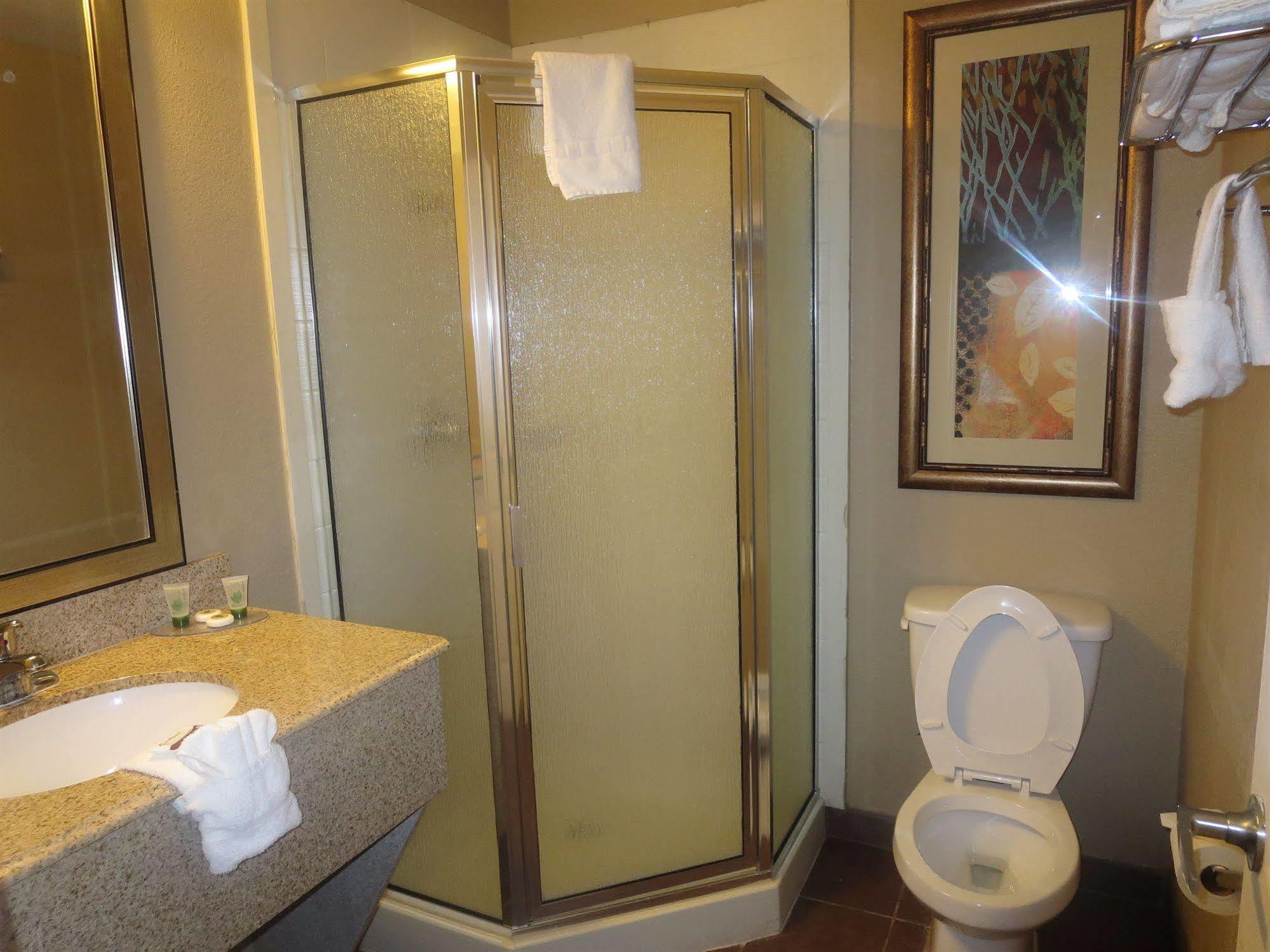 Howard Johnson By Wyndham Odessa Tx Экстерьер фото