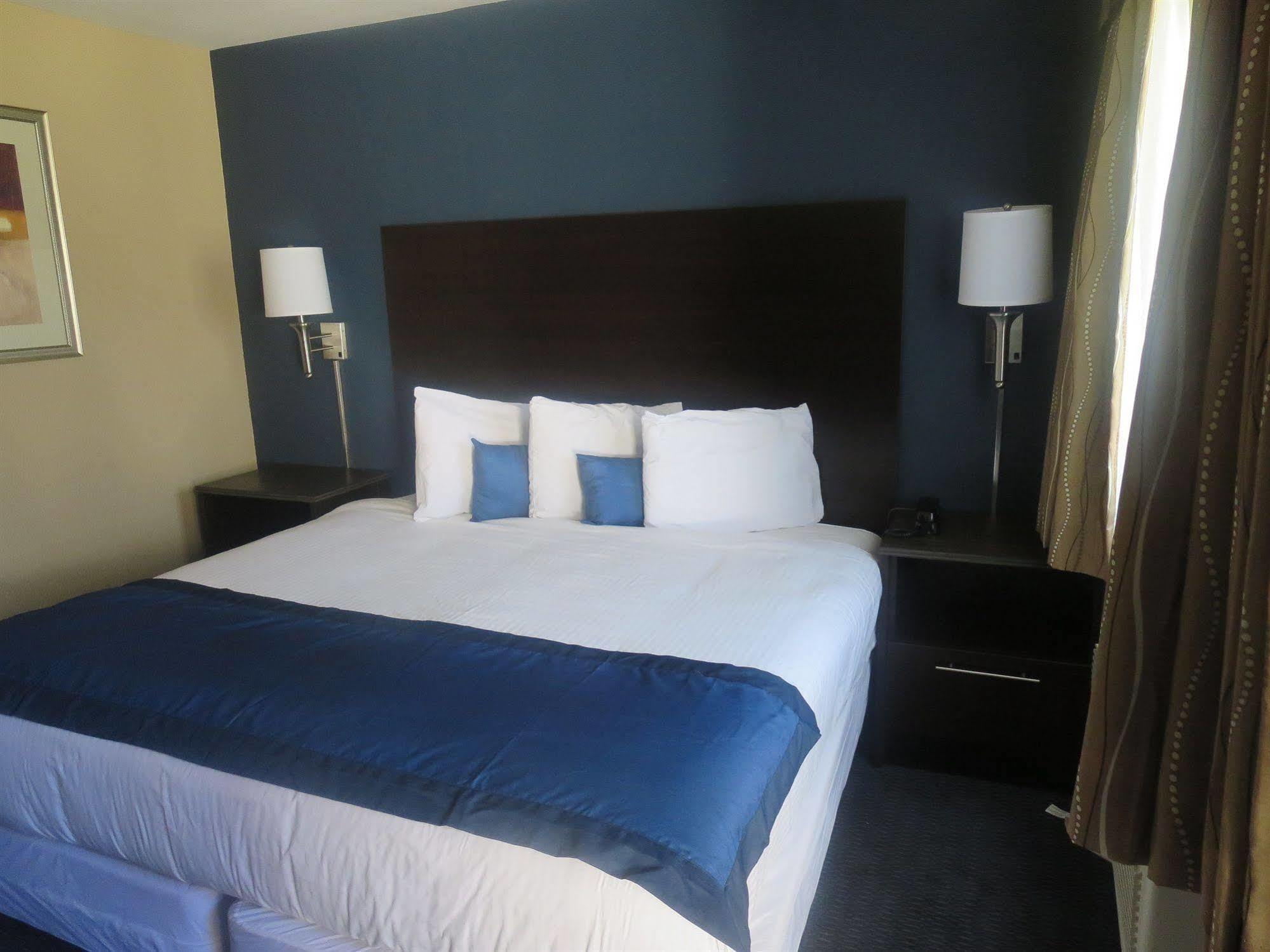Howard Johnson By Wyndham Odessa Tx Экстерьер фото